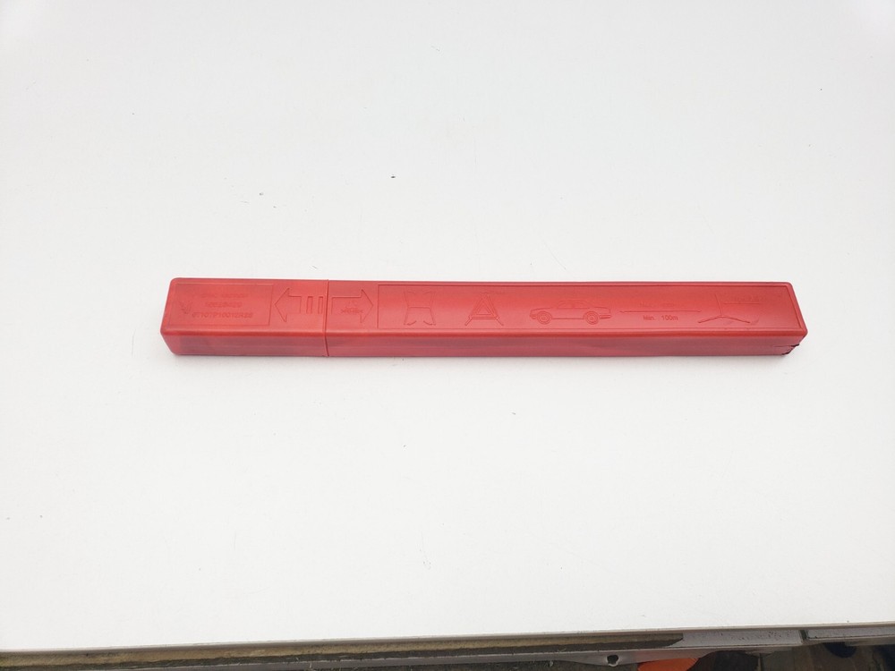 MG HS HAZARD WARNING TRIANGLE WITH BRACKET 2023 10526429