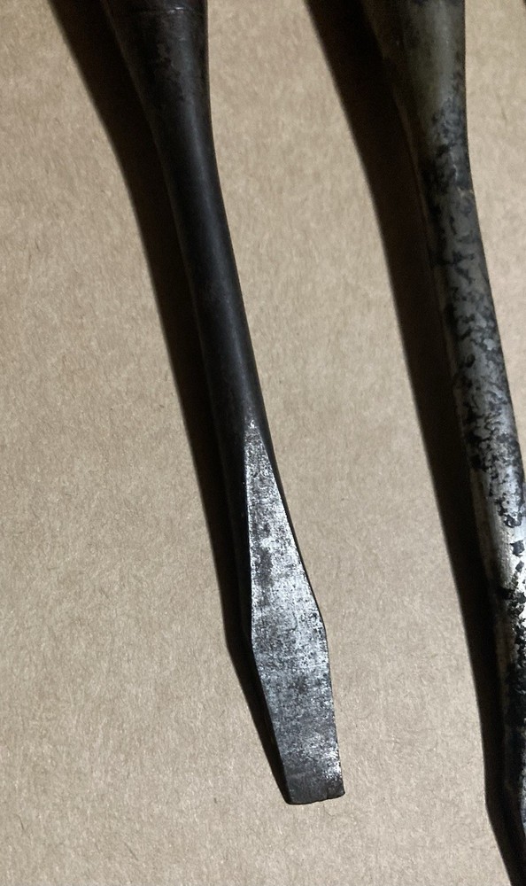 3 vintage perfect handle screwdrivers