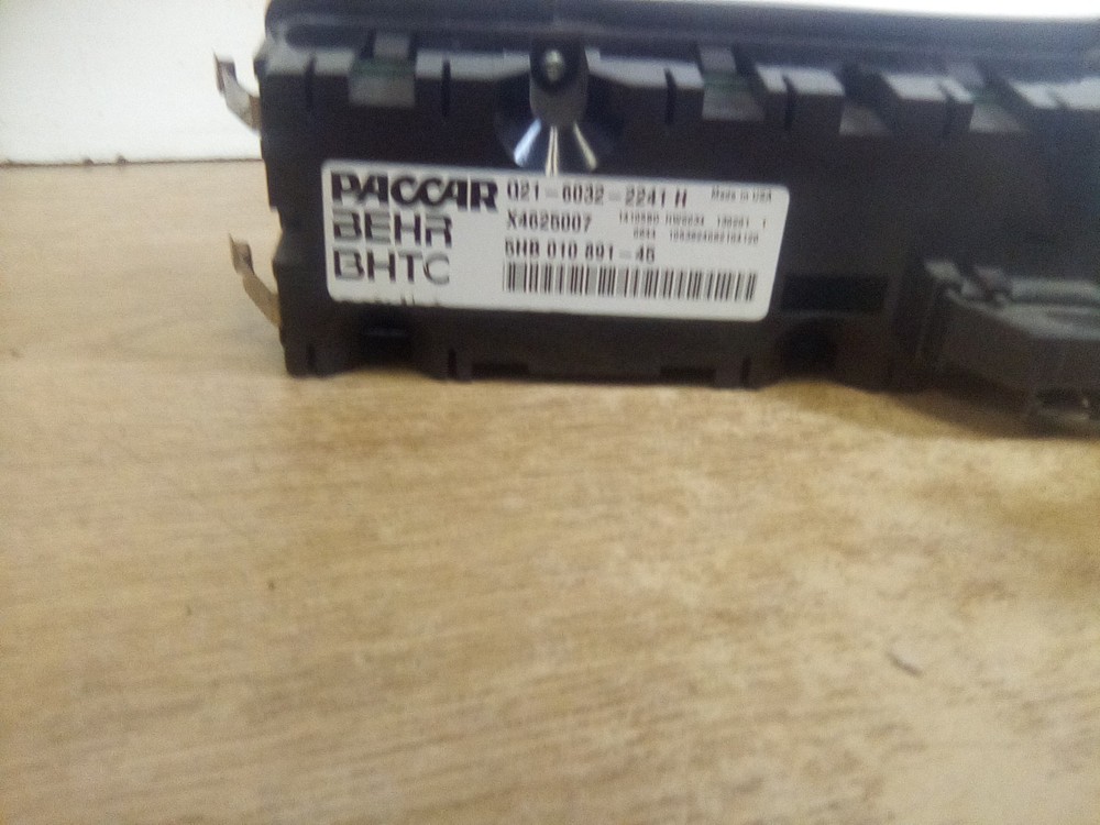 Peterbilt Q21-6032-2241 Climate Control