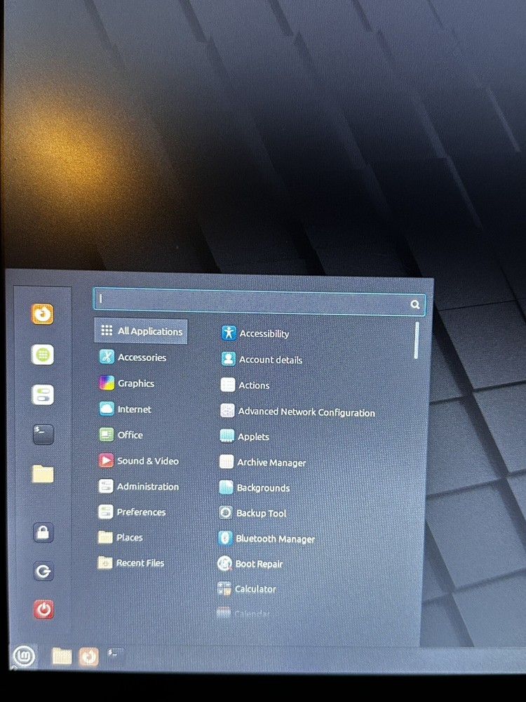 Linux Mint 22 Wilma Cinnamon Linux Bootable Live USB Flash Drive 64 Bit