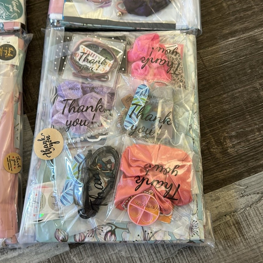 Mystery bag polymailers get 30 poly mailers 5 of 6 different patterns & prints