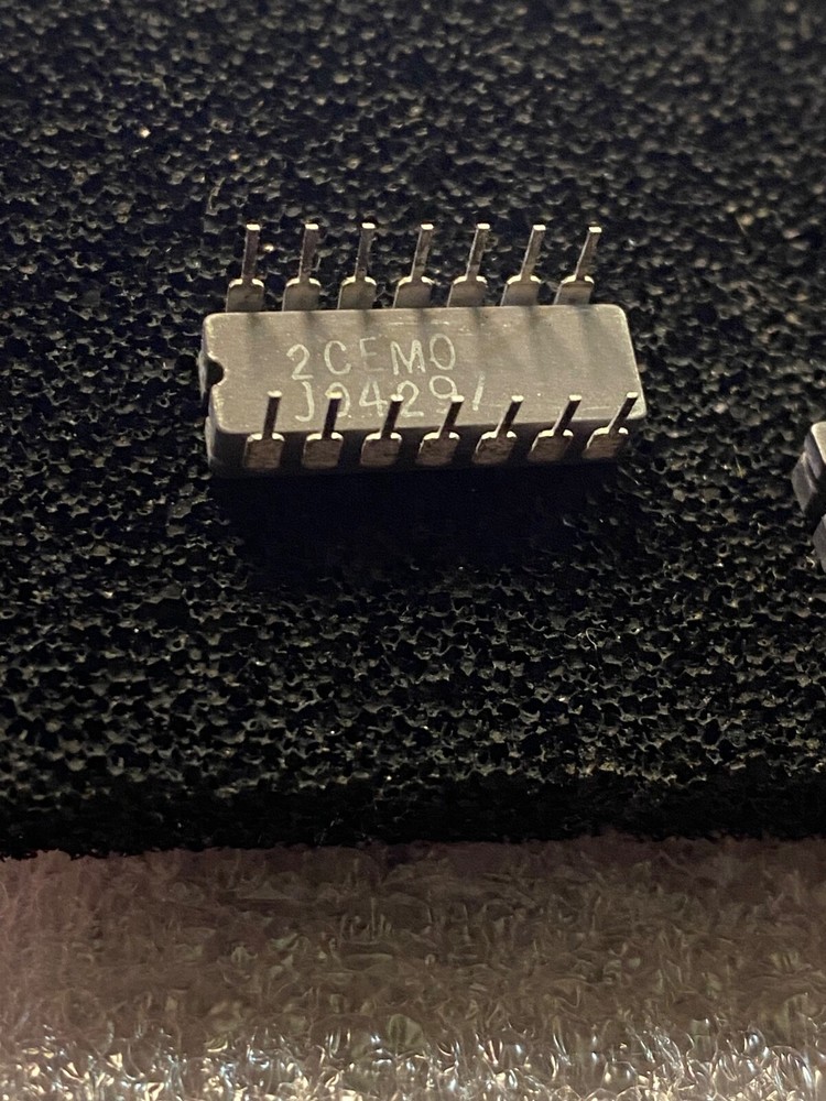 CD4023AF/3 IC CMOS NAND GATE 3-FUNCTION 3-INPUT 14-PIN CDIP (1 PER LOT)