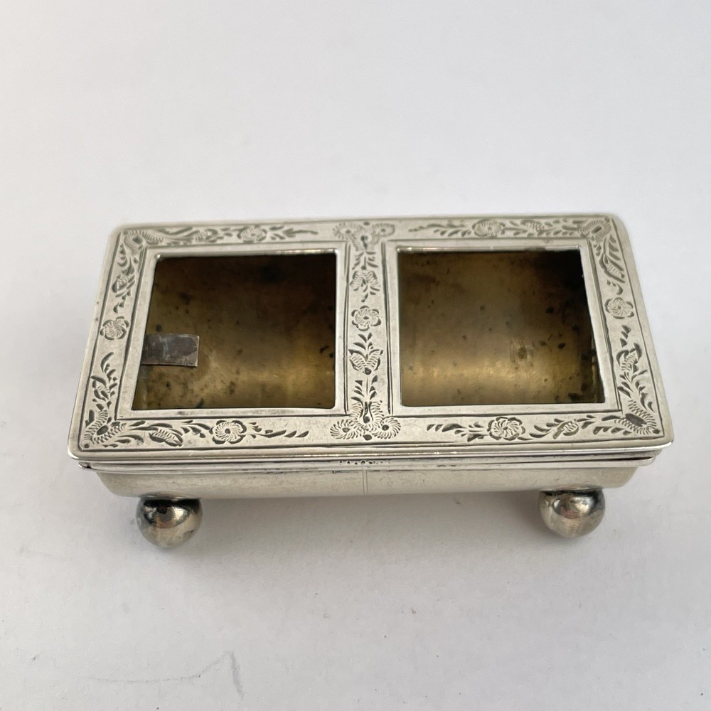 Antique Solid Sterling Silver Double Stamp Case / Box 1909 5.5cm Glass Missing