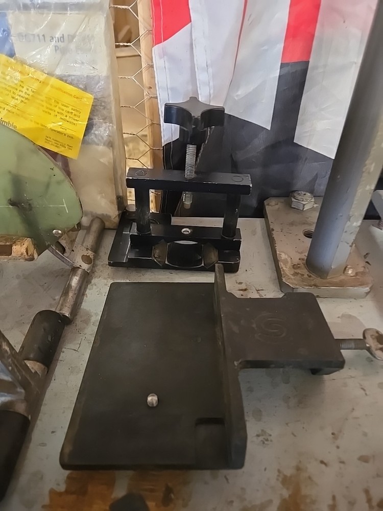 Spectra-Physics Trimble Model 1230 Components And Peripherals Mount + Stand