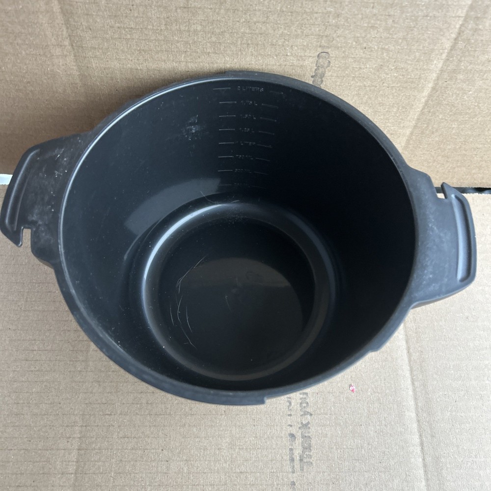 Pampered Chef 2 QT 8 cup MICRO-COOKER Bowl Only