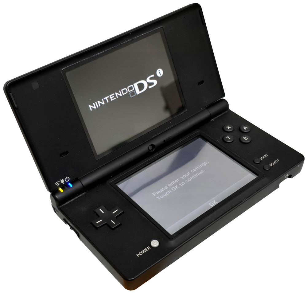 Nintendo Black DSi Console + USB Charger