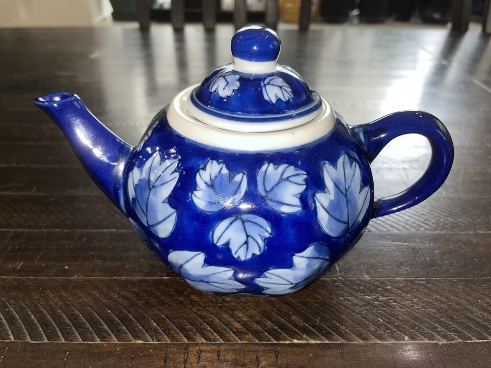 DesignPac Cobalt Blue Tea Pot - Beautiful Leaf Pattern