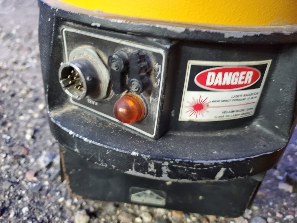 Spectra-Physics 945L Laserplane Transmitter w/ Hard Case Untested As Is