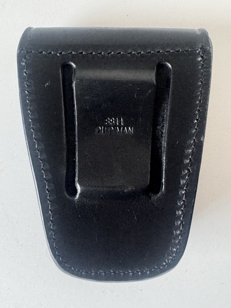Plain Leather Standard Closed Single Cuff Case