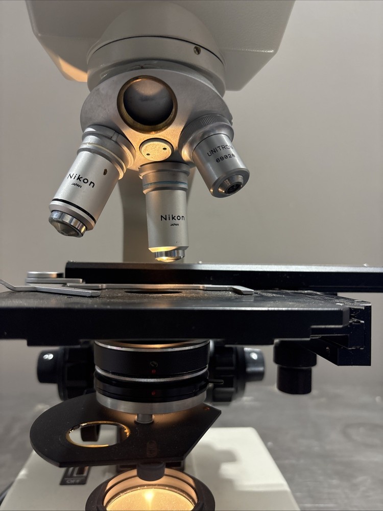Nikon SC Compound Microscope W/ Objectives, Eyepieces