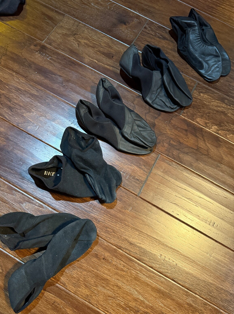 NEVER WORN / SLIGHTLY WORN - BLOCH JAZZ SHOES - EXCELLENT CONDITION!