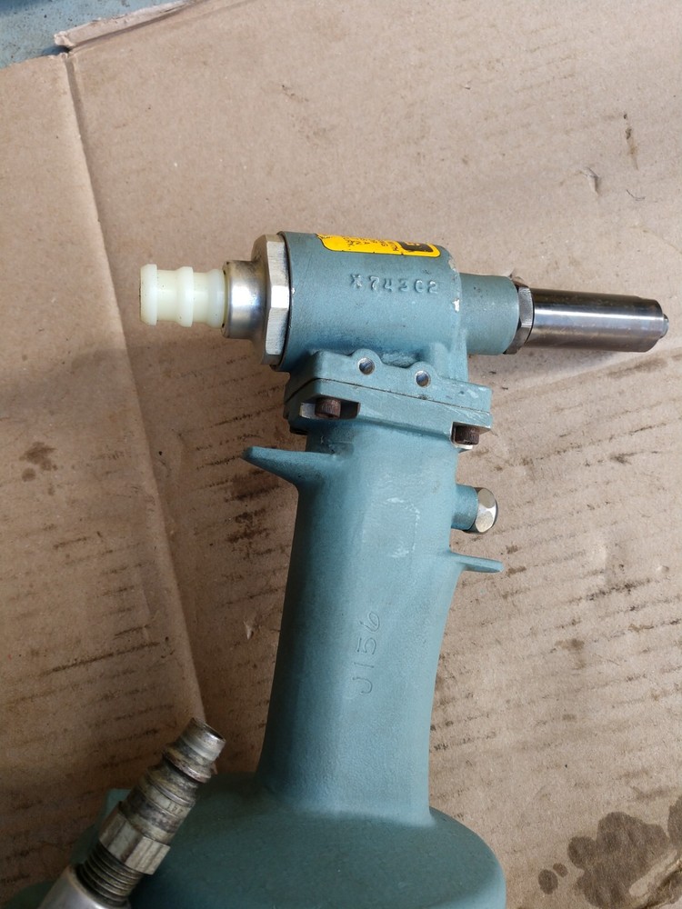 Cherry G743 Riveter rivet pneumatic