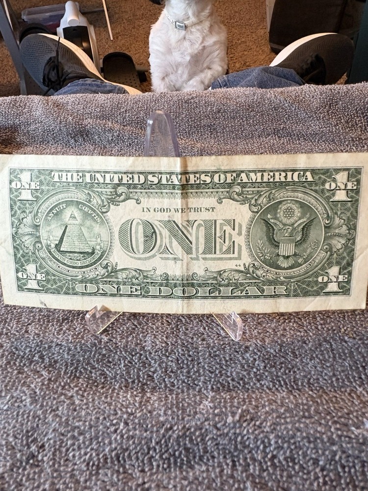 Mid Alignment Edges Dollar Bill