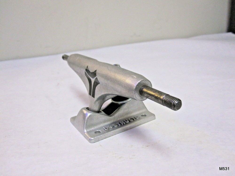 Destructo Mid D2 Lite 5.5 Raw Truck
