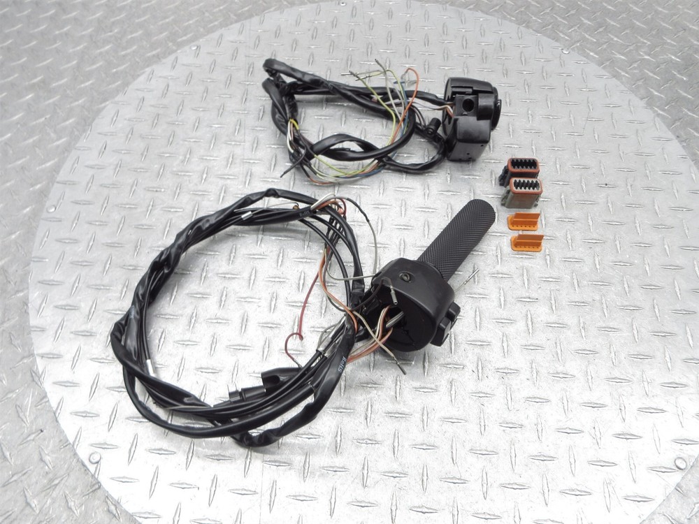 2000 Harley Davidson Road Glide FLTRI Left Right Handle Switch Throttle Control