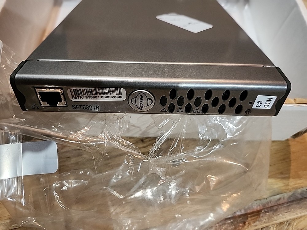 Pelco CM9700MDD-EVS Matrix Digital Decoder Endura User Manual in Box Used