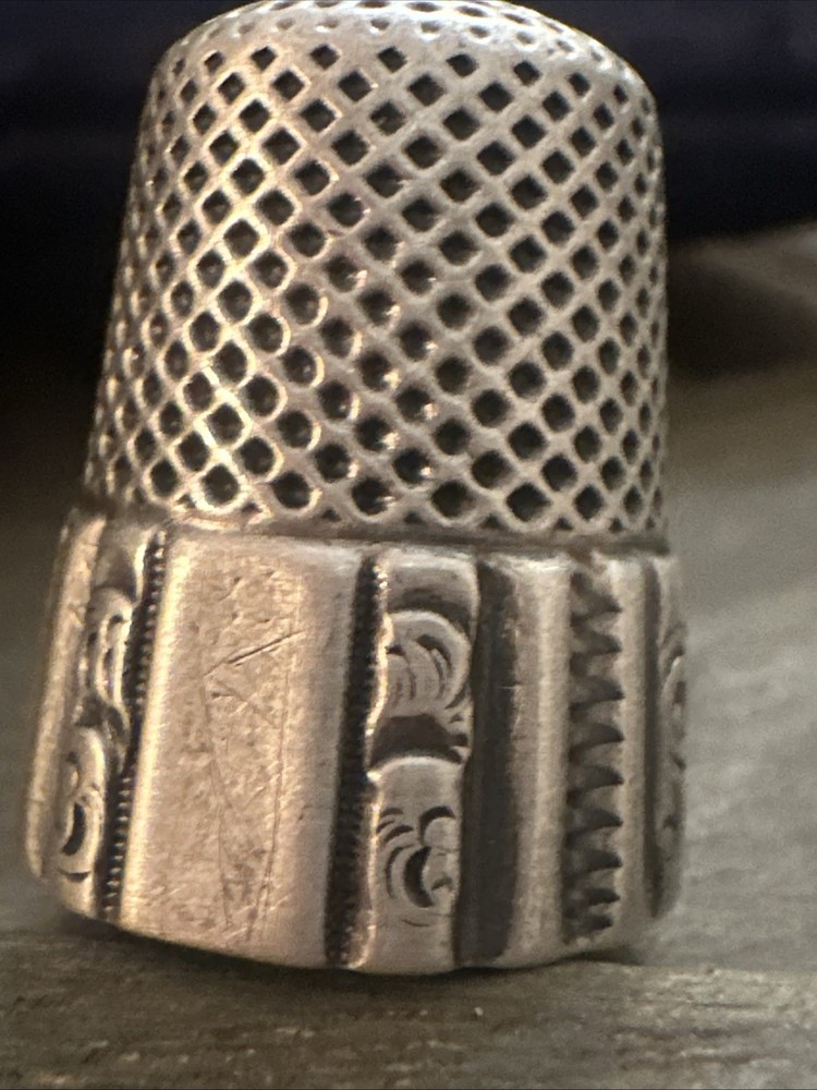 VINTAGE STERLING SILVER SEWING THIMBLE 925