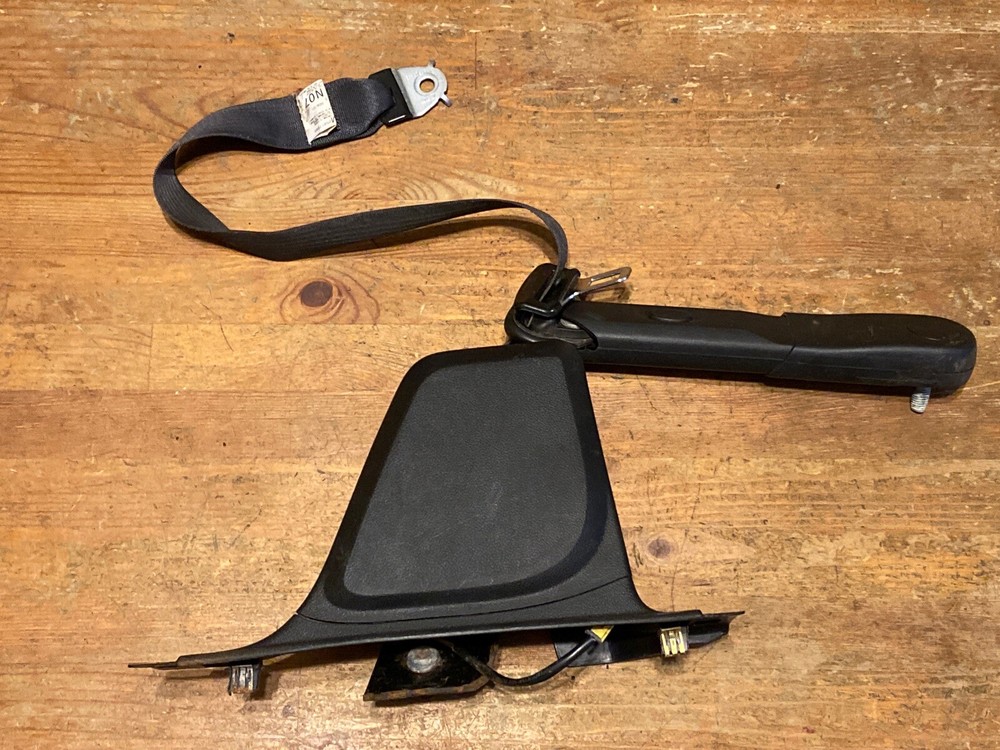 07-10 Silverado EXT Front Left Driver Side Seat Belt Seatbelt Retractor Assembly