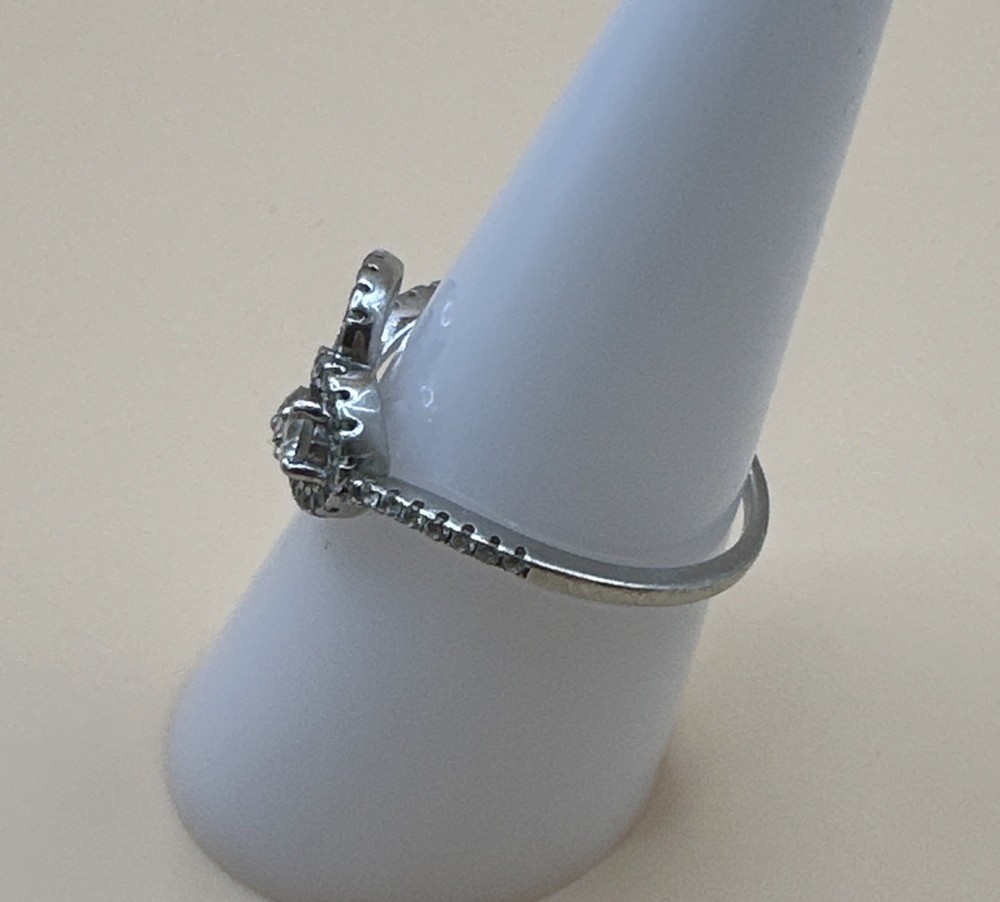 925 Sterling Silver Elegant Style CZ Ring /Size 7.5