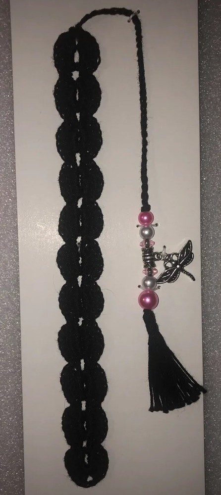 Crocheted Scallop bookmark