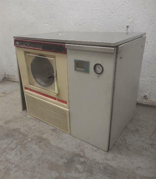 Virtis model FM 12XL Lyophilizer-M11075
