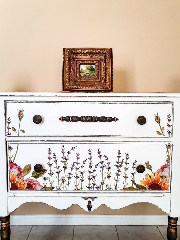 Chalkpainted Vintage Buffet Sideboard (Local Pick-up Only)