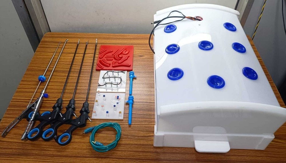 Laparoscopic Virtual Endotrainer Rectangular Shape with 5 Basic Training Set