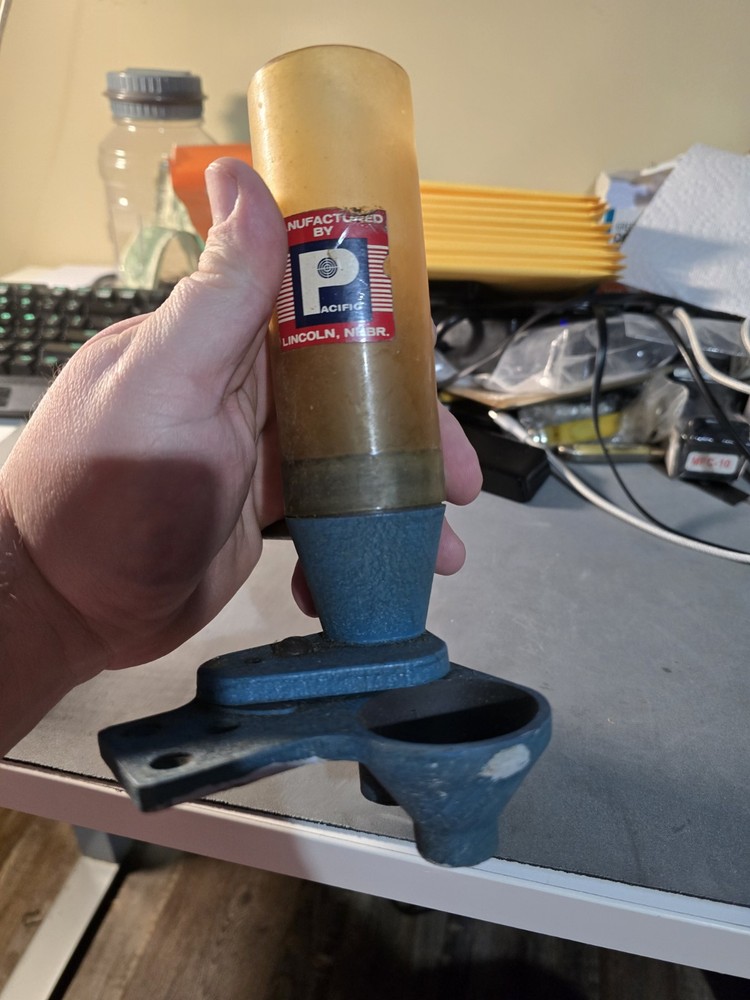 VINTAGE PACIFIC RELOADING POWDER MEASURE Scale