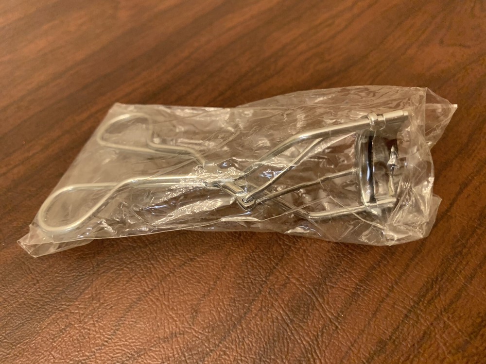 NEW- Silver Eyelash Curler Makeup Accessory Beauty Tool