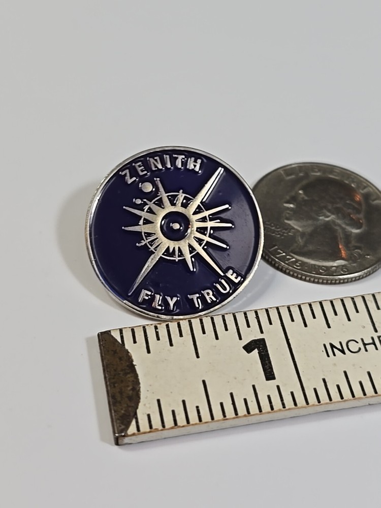 Zenith Fly True Lapel Pin Disc Gold Disc