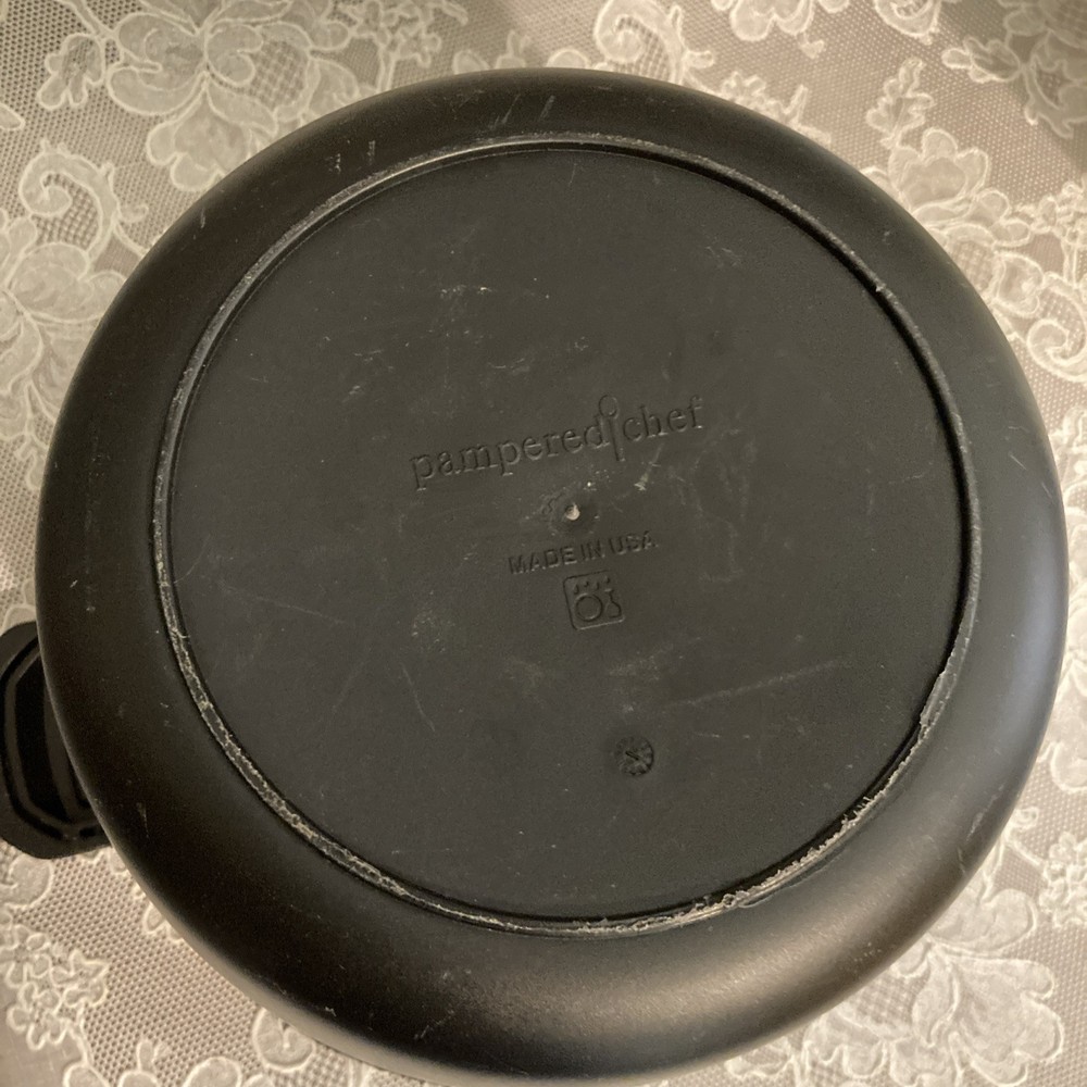 Pampered Chef Black Micro Cooker Microwave Steamer Strainer 3 Quart