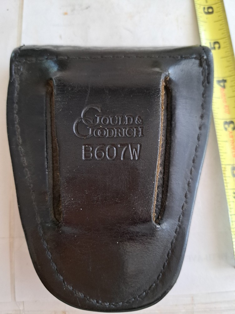 Gould & Goodrich Leather Handcuffs Case. Belt Loop