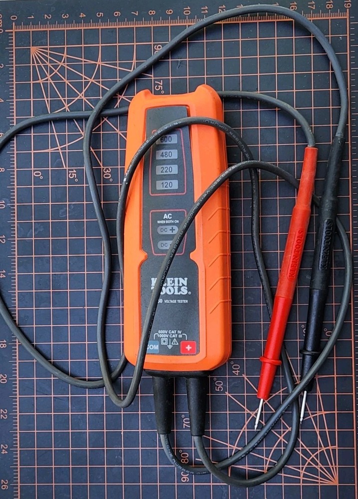 Klein Tools ET50 Electronic AC/DC Voltage Tester