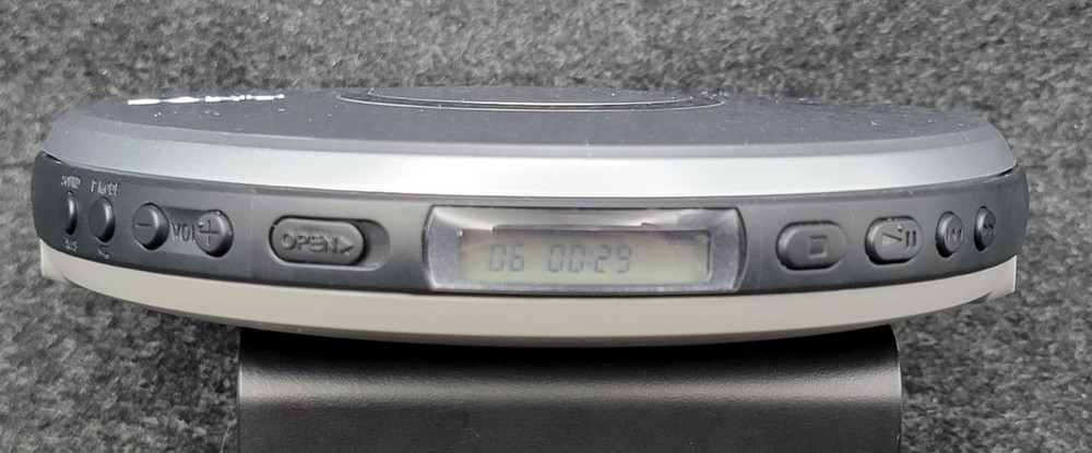Sony D-EJ011 CD Walkman Portable CD Player Discman - Silver [Tested]
