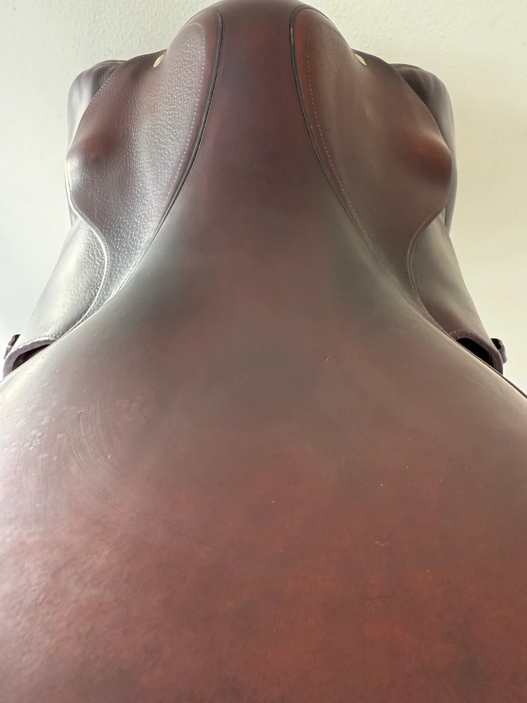 17.5 - 2016 Devoucoux Biarritz S, 2AA Flap, 4.5” Dot to Dot