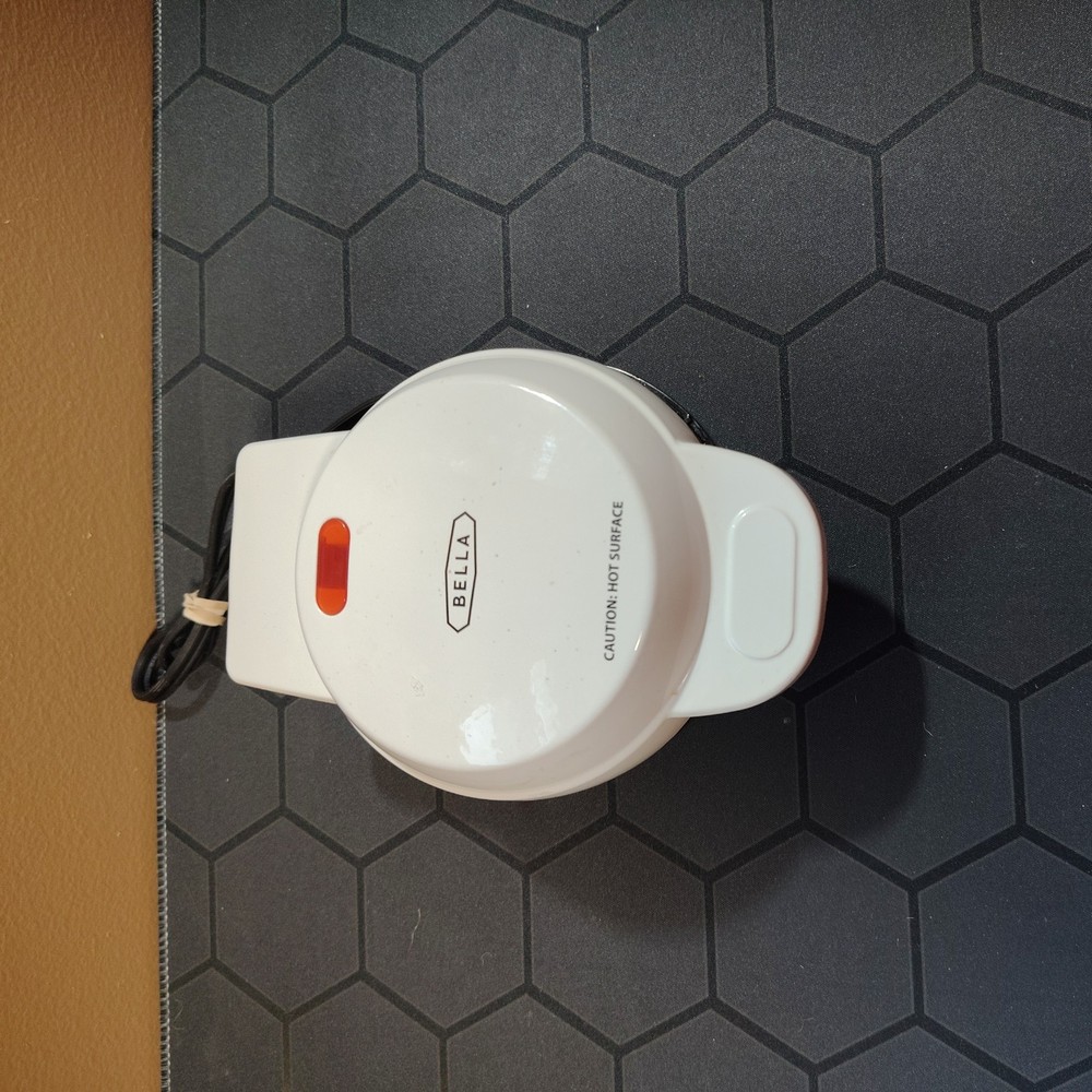 Bella Mini Donut Maker Non-Stick Easy Clean Compact Design Makes 3 Mini Donuts