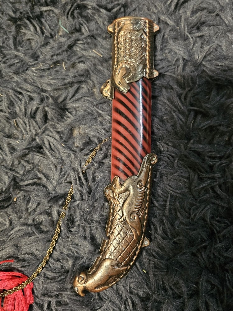 DAGGER STYLE KNIVES With Ram Theme- Pre owned - Great Condition