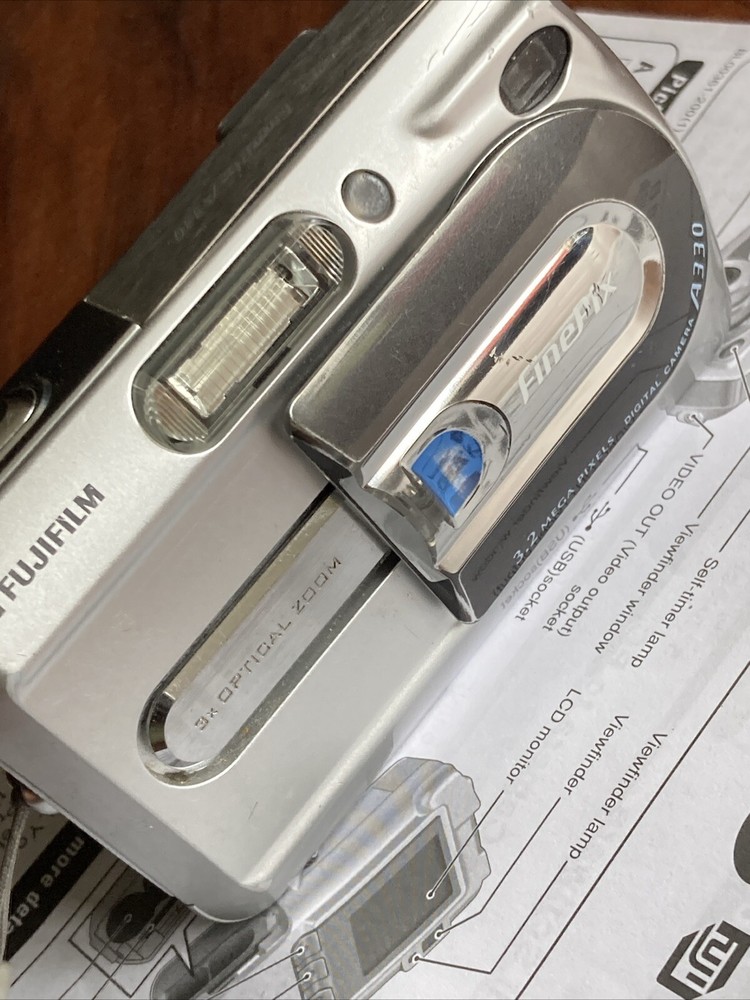 Fujifilm Digital Camera FinePix A330 3.2MP Silver Tested