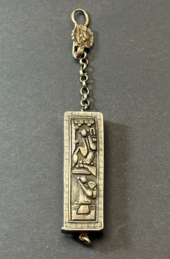 ANTIQUE NEEDLE SILVER CASE