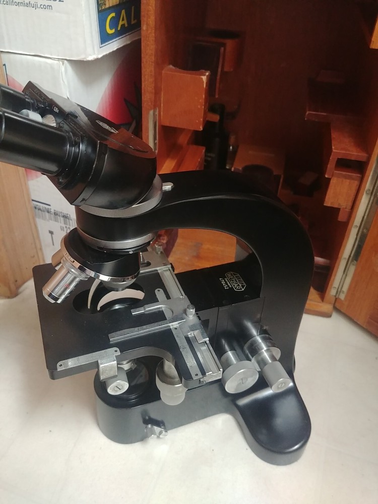 Vintage LEITZ WETZLAR Microscope Bincular GERMANY