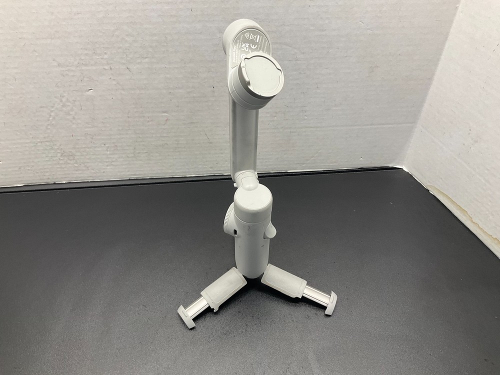 Insta360 Flow Gimbal Stabilizer for Smartphone AI White