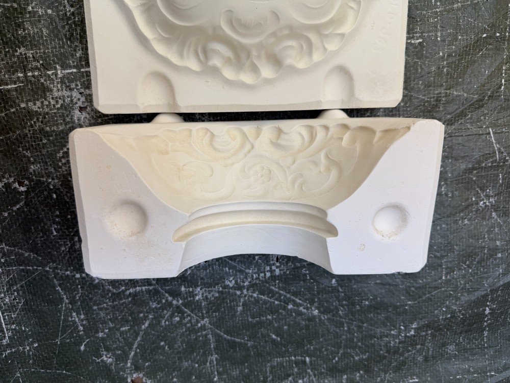 VINTAGE GARRARD CERAMIC MOLD #363 SOAP DISH
