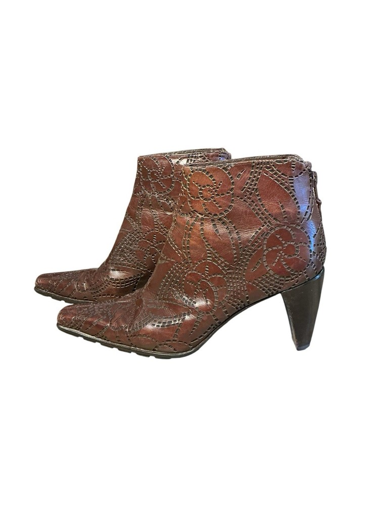 Stuart Weitzman Brown Floral Leather Ankle Bootie Square Toe Zip Back Size 8 B