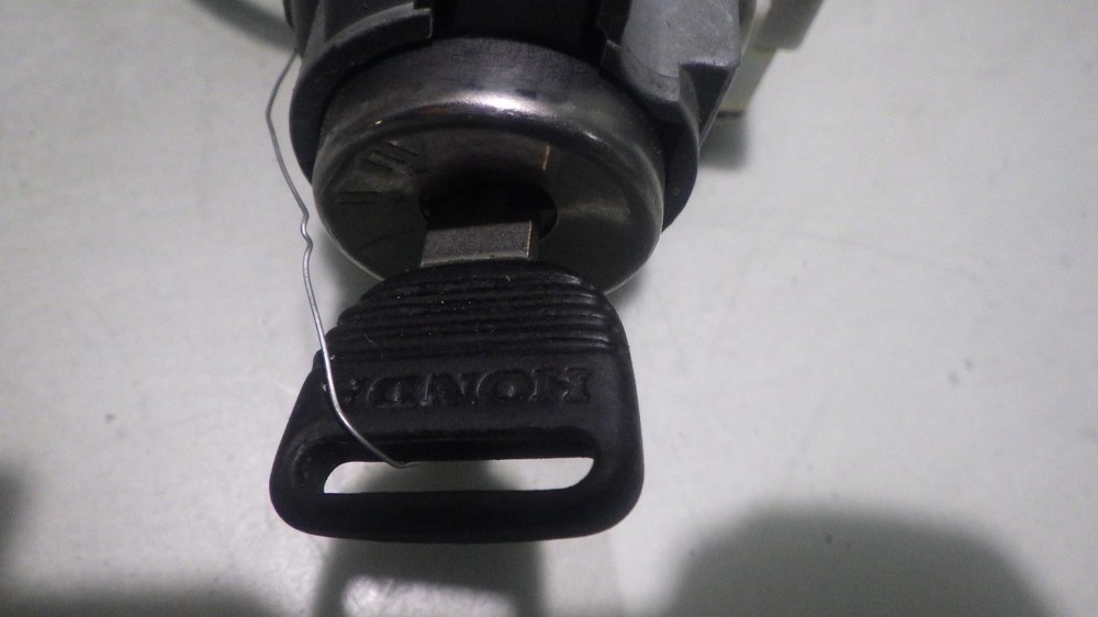 00 HONDA CIVIC Ignition W/Key