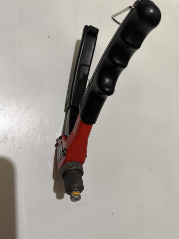Arrow One Hand Rivet Tool