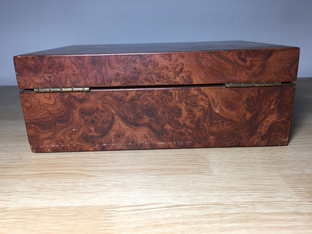 cigar humidor
