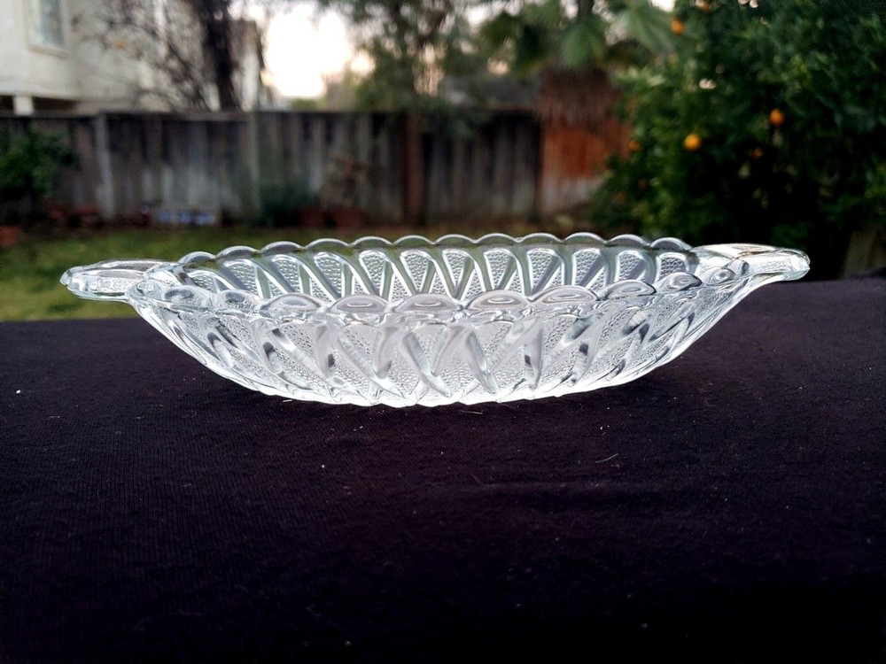 Crystal Pretzel 8½" Pickle 2 Handle