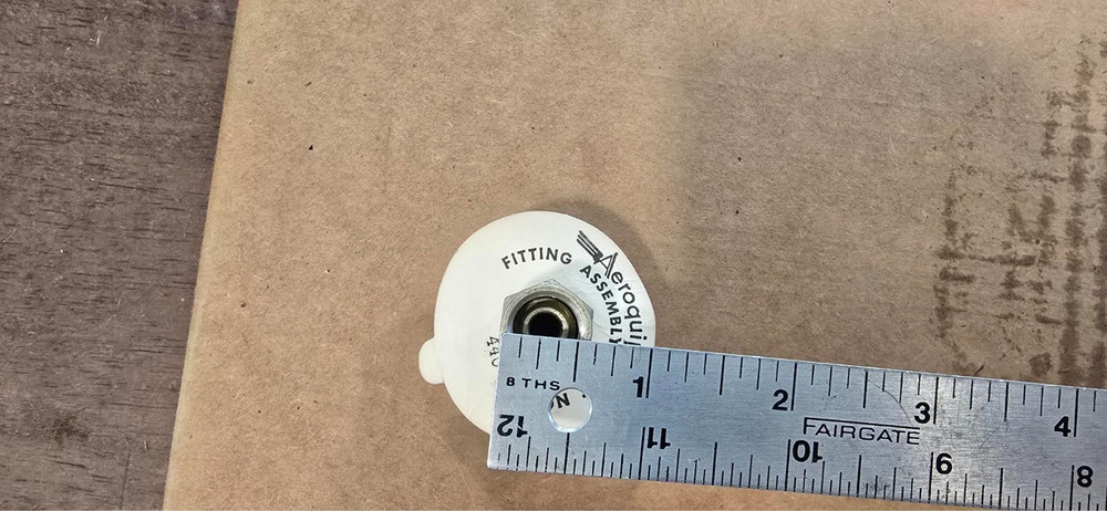 (4) AEROQUIP ADAPTER STRAIGHT 440-5