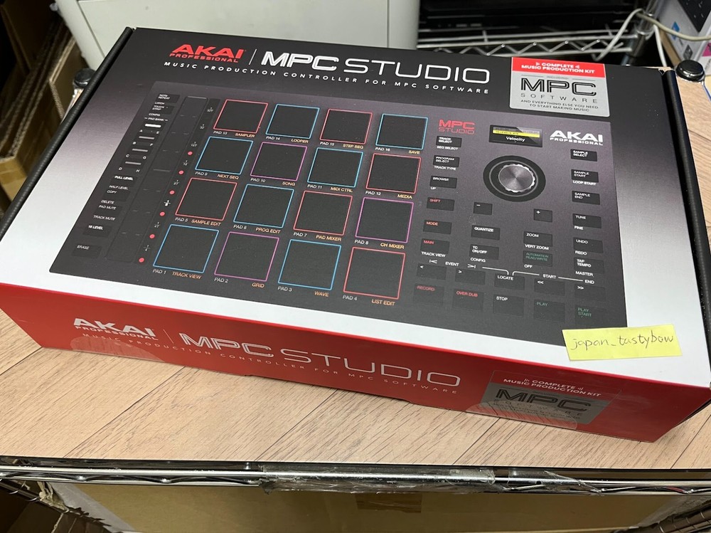 AKAI Professional MPC Studio Midi Music Production Controller with MPC2 Software