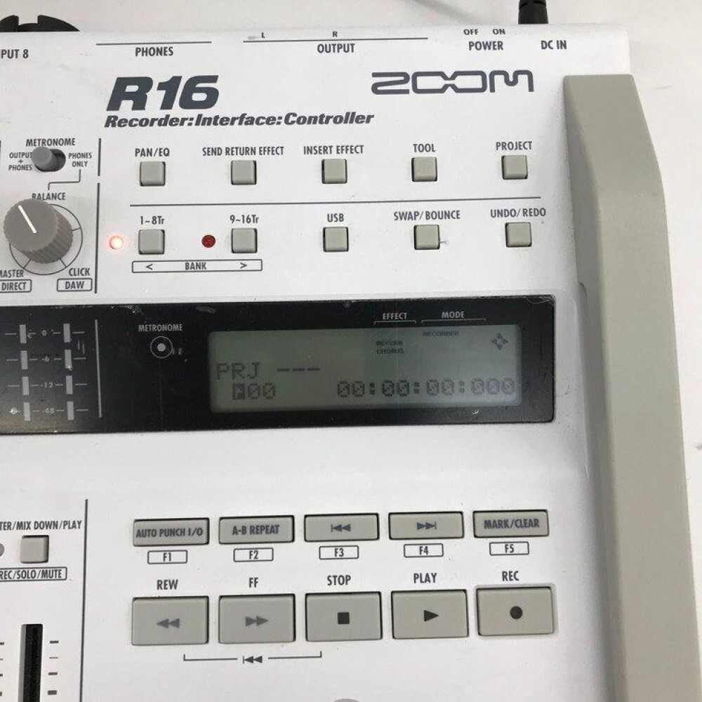 Zoom R16 Portable Multitrack Recorder Controller and Interface Good Condition